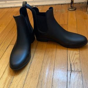 Storm brand rain boots